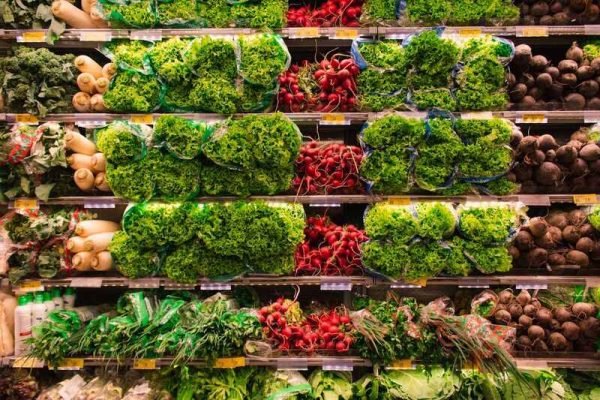 picture of vegetables in a supermarket shelf