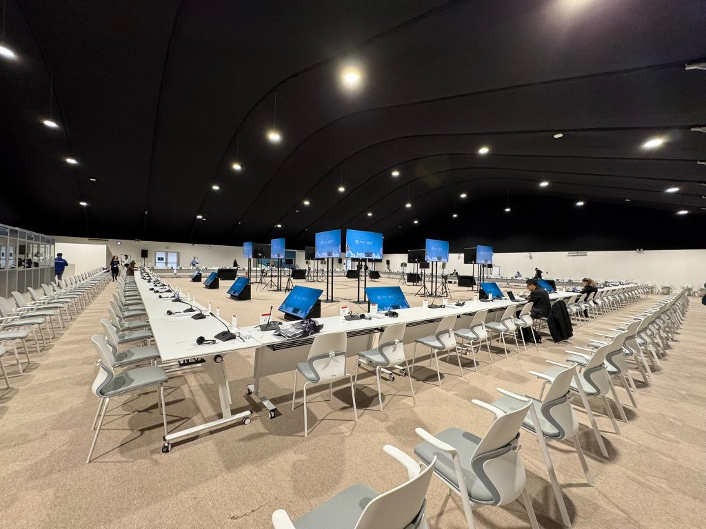 COP29 empty large event space